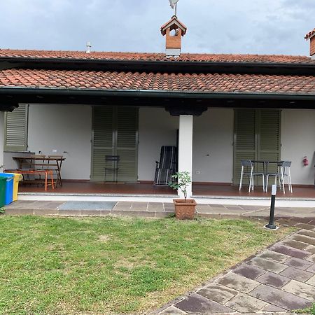 Caroline Home Anzano Del Parco Exterior foto